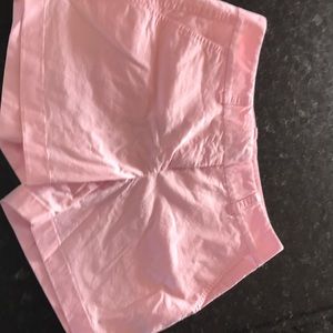Pink vineyard vines shorts